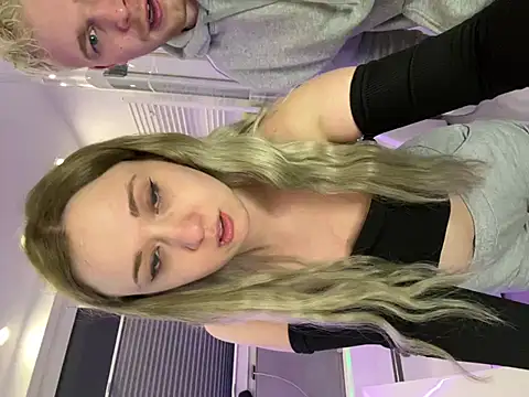 Snapshot of NickyGold_Official chatting on 02/19/25, 08:31 NickyGold Official online show from 02/19/25, 08:31