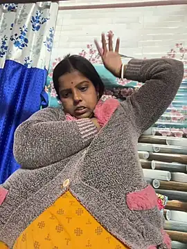 Snapshot of Beauty-queen chatting on 02/04/26, 02:45 Beauty-queen online show from 02/04/26, 02:45