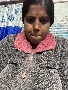 Snapshot of Beauty-queen chatting on 02/07/26, 01:59 Beauty-queen online show from 02/07/26, 01:59