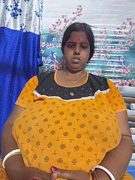 Snapshot of Beauty-queen chatting on 02/23/26, 01:19 Beauty-queen online show from 02/23/26, 01:19