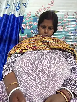 Snapshot of Beauty-queen chatting on 02/26/26, 01:32 Beauty-queen online show from 02/26/26, 01:32