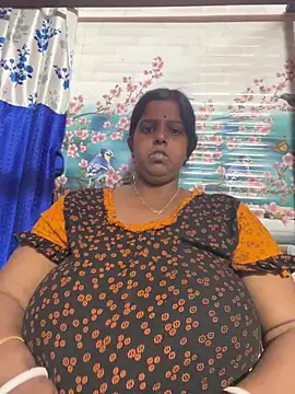 Snapshot of Beauty-queen chatting on 02/28/26, 01:34 Beauty-queen online show from 02/28/26, 01:34