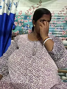 Snapshot of Beauty-queen chatting on 03/01/26, 01:46 Beauty-queen online show from 03/01/26, 01:46