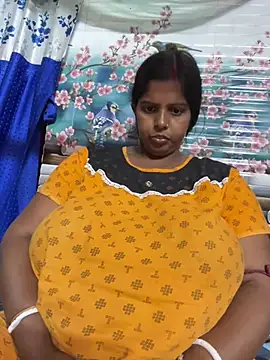 Snapshot of Beauty-queen chatting on 03/02/26, 02:13 Beauty-queen online show from 03/02/26, 02:13