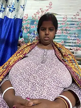 Snapshot of Beauty-queen chatting on 03/03/26, 11:49 Beauty-queen online show from 03/03/26, 11:49