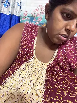 Beauty-queen online show from 04/28/26, 02:33
