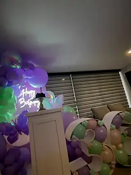 Alirawrz online show from 10/25/25, 08:03