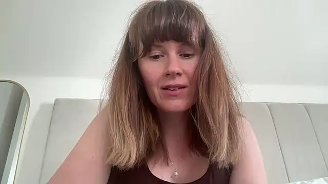 Snapshot of redheadrosie69 chatting on 05/13/26, 09:17 redheadrosie69 online show from 05/13/26, 09:17
