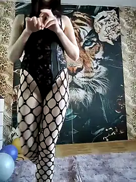 NikaXBerry online show from 12/15/24, 09:56