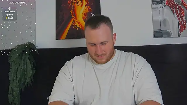 Snapshot of RoddyStill chatting on 12/08/24, 03:13 RoddyStill online show from 12/08/24, 03:13