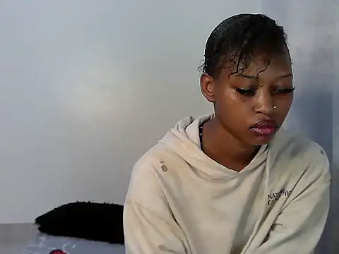 Snapshot of Sweet_Vinkah chatting on 04/07/26, 02:12 Sweet Vinkah online show from 04/07/26, 02:12