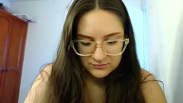 livgomez online show from 10/18/25, 01:23