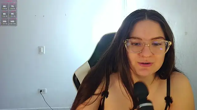 livgomez online show from 02/06/26, 02:09