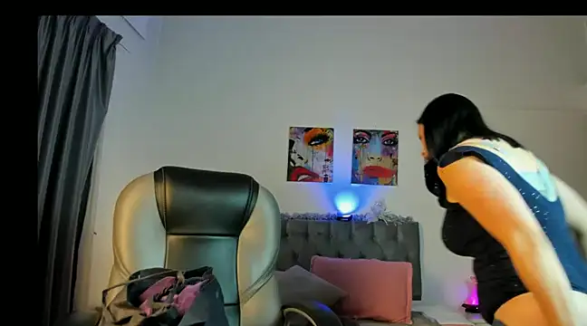 Snapshot of Jayden_Jonnes chatting on 12/30/24, 11:26 Jayden Jonnes online show from 12/30/24, 11:26