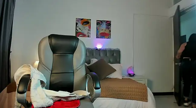 Snapshot of Jayden_Jonnes chatting on 01/22/25, 11:23 Jayden Jonnes online show from 01/22/25, 11:23