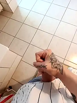 Snapshot of YoungDick25 chatting on 06/06/26, 10:31 YoungDick25 online show from 06/06/26, 10:31