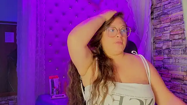 SaraThomso online show from 11/20/25, 03:39