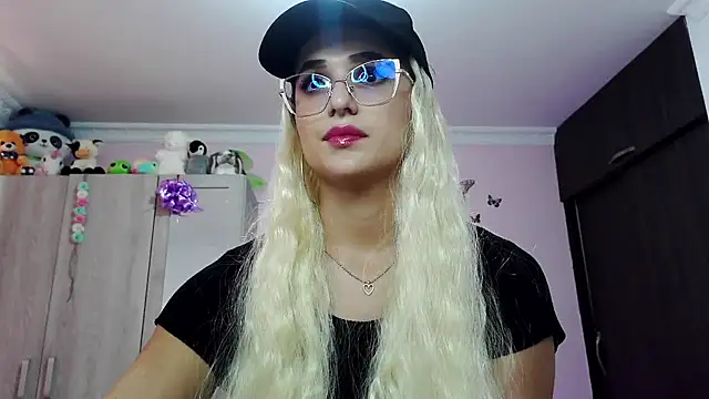 caroline jonson online show from 02/23/25, 06:45