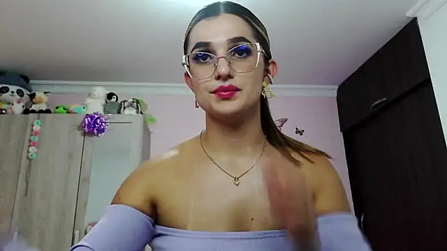 caroline jonson online show from 02/28/25, 06:52