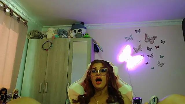 caroline jonson online show from 03/28/26, 03:11