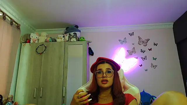 caroline jonson online show from 04/30/26, 02:45