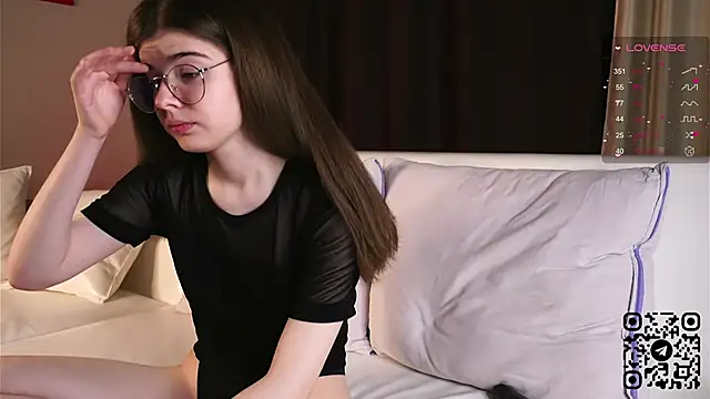 Snapshot of Mary_Shake chatting on 12/14/24, 09:35 Mary Shake online show from 12/14/24, 09:35