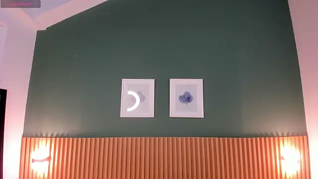  anavictoria  online show from 10/25/25, 12:56