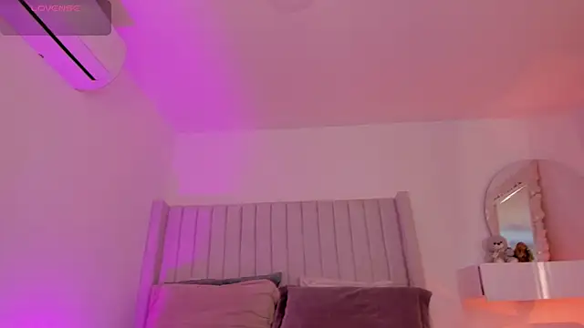 Shelynna azzul online show from 02/21/26, 08:10