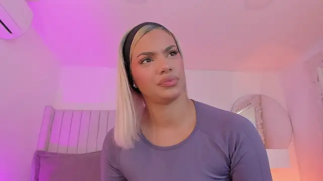 Shelynna azzul online show from 02/23/26, 08:39