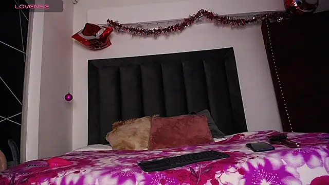 Tifanny Sweett online show from 12/19/24, 12:24