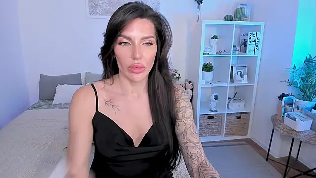 Sasha Miro online show from 11/18/25, 01:33