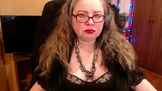Snapshot of Miss_Tress chatting on 12/15/24, 11:20 Miss Tress online show from 12/15/24, 11:20