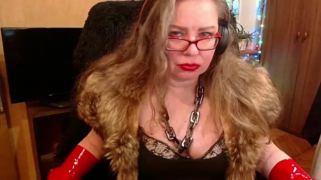 Snapshot of Miss_Tress chatting on 02/28/25, 12:21 Miss Tress online show from 02/28/25, 12:21