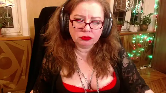 Snapshot of Miss_Tress chatting on 09/28/25, 10:04 Miss Tress online show from 09/28/25, 10:04