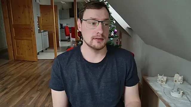 Snapshot of Relsxboy chatting on 12/10/24, 09:33 Relsxboy online show from 12/10/24, 09:33