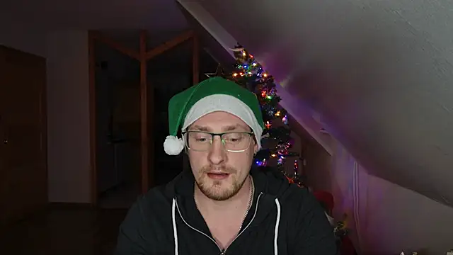 Snapshot of Relsxboy chatting on 12/20/24, 05:51 Relsxboy online show from 12/20/24, 05:51