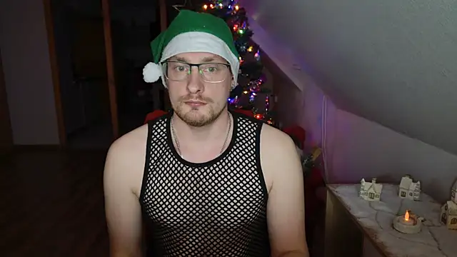 Snapshot of Relsxboy chatting on 12/24/24, 07:11 Relsxboy online show from 12/24/24, 07:11