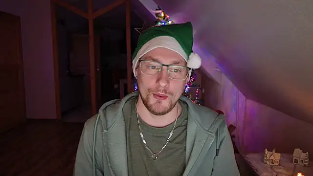 Snapshot of Relsxboy chatting on 12/26/24, 05:19 Relsxboy online show from 12/26/24, 05:19