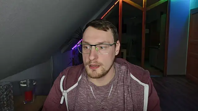 Snapshot of Relsxboy chatting on 01/28/25, 05:03 Relsxboy online show from 01/28/25, 05:03