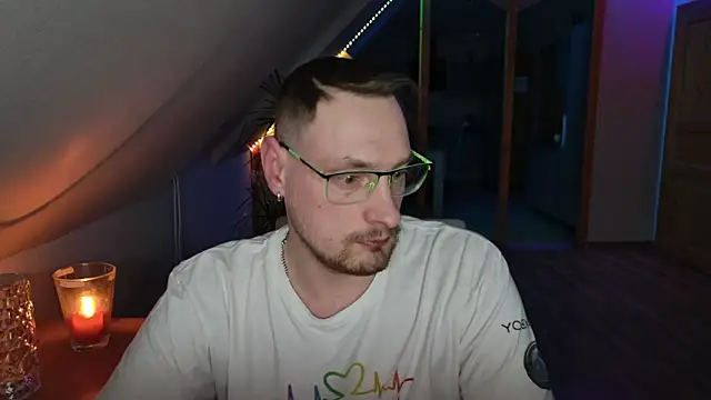 Snapshot of Relsxboy chatting on 02/05/25, 09:40 Relsxboy online show from 02/05/25, 09:40