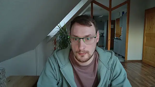 Snapshot of Relsxboy chatting on 02/26/25, 04:56 Relsxboy online show from 02/26/25, 04:56