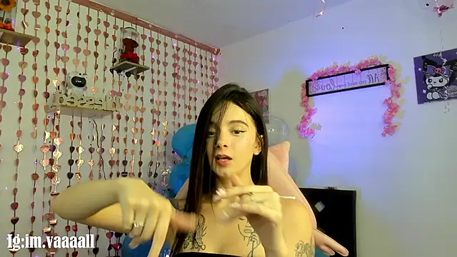 lucyy tay online show from 11/19/25, 01:22