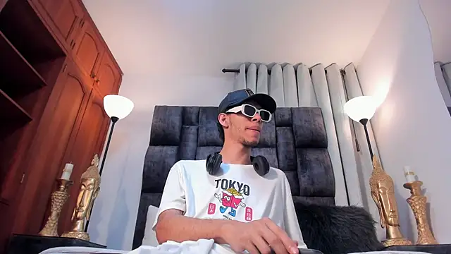 Snapshot of TomyMosterCock chatting on 12/06/24, 12:45 TomyMosterCock online show from 12/06/24, 12:45