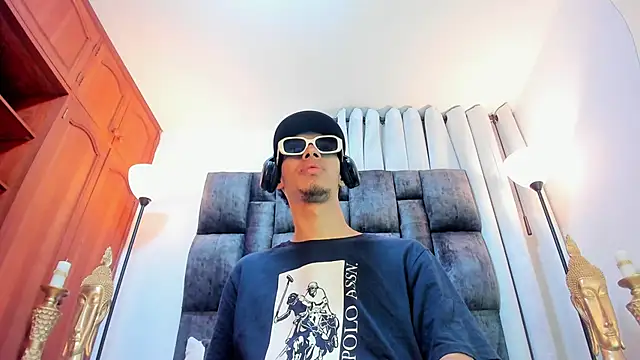 Snapshot of TomyMosterCock chatting on 12/11/24, 12:54 TomyMosterCock online show from 12/11/24, 12:54