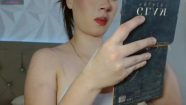 Gwen drew online show from 03/01/26, 03:47