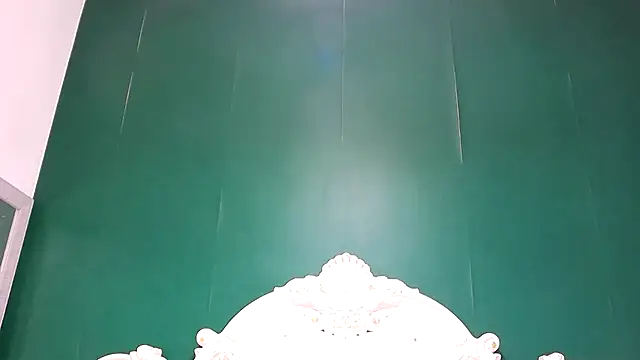 Snapshot of ArielBurn chatting on 07/13/26, 08:44 ArielBurn online show from 07/13/26, 08:44