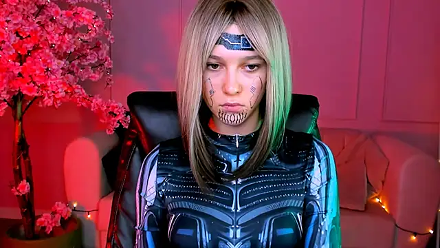 Snapshot of LolaLemona chatting on 12/15/24, 10:28 LolaLemona online show from 12/15/24, 10:28