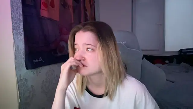 Meowki4k online show from 12/31/24, 04:16