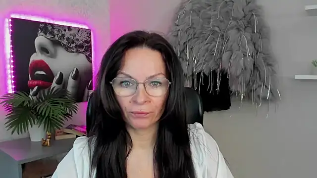 HelenLuxx online show from 03/03/25, 01:42