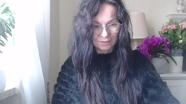 HelenLuxx online show from 10/27/25, 07:12